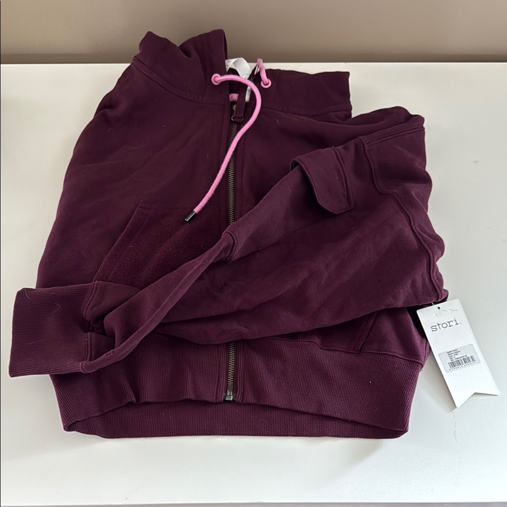 Maroon cropped jacket